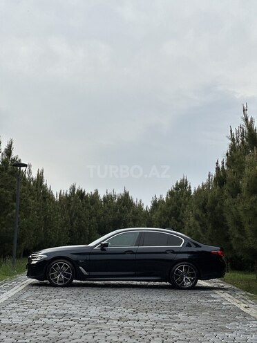 BMW 530e-13