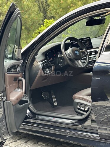 BMW 530e-7