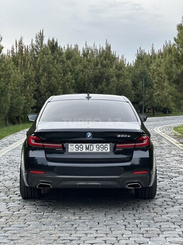 BMW 530e-11
