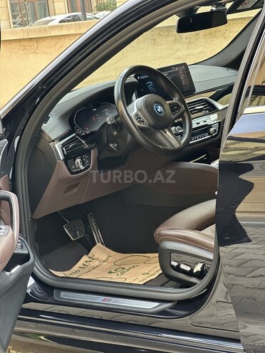 BMW 530e-20