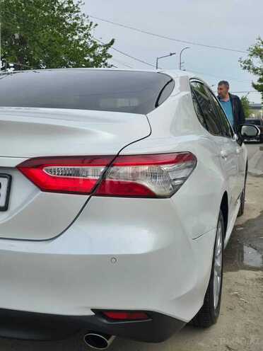 Toyota Camry-11