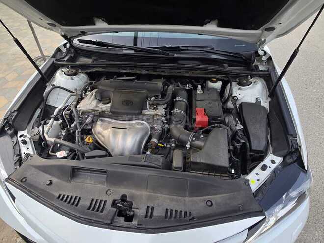 Toyota Camry-7