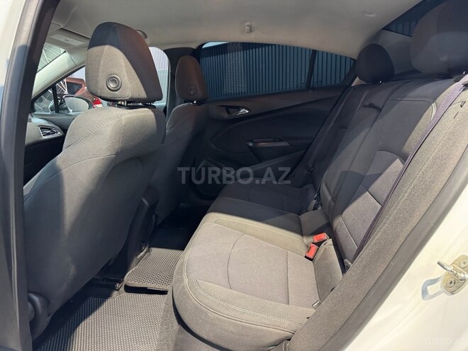 Chevrolet Cruze-16
