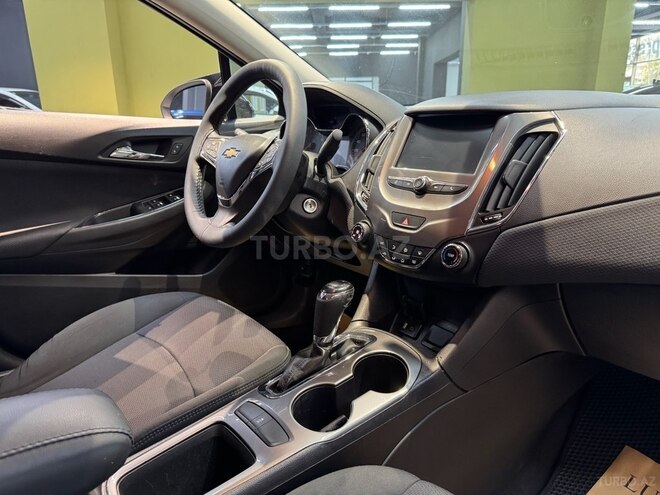 Chevrolet Cruze-15