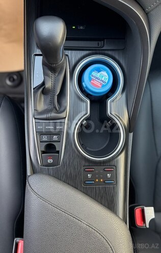 Toyota Camry-11