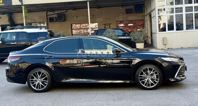 Toyota Camry-5