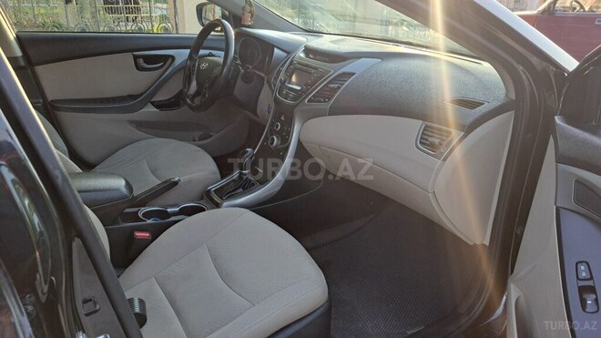 Hyundai Elantra 2015, 129,980 km - 1.8 л - Bərdə