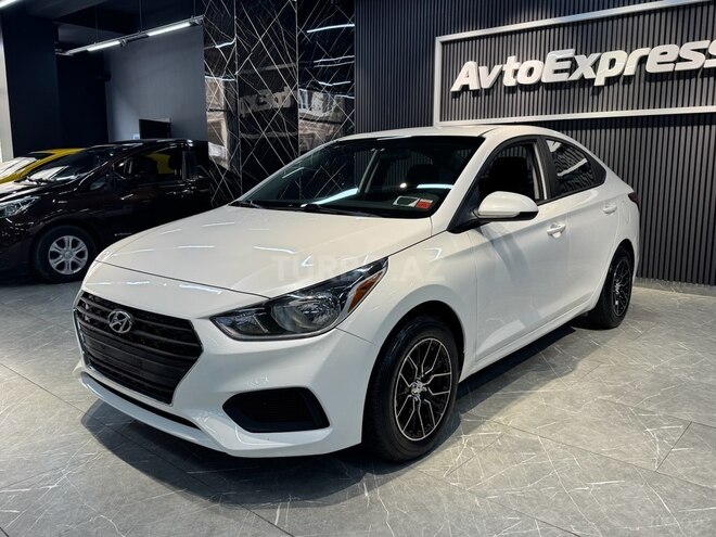 Hyundai Accent-4