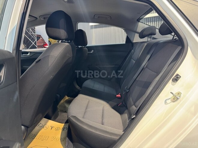 Hyundai Accent-18