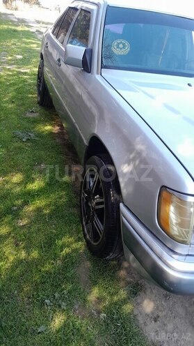 Mercedes E 250 1992, 365,286 km - 2.5 l - Salyan