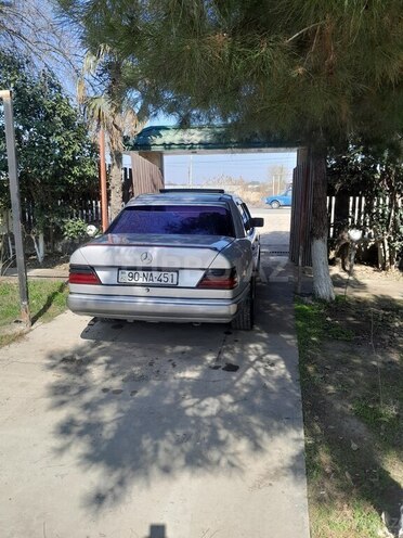 Mercedes E 250 1992, 365,286 km - 2.5 l - Salyan