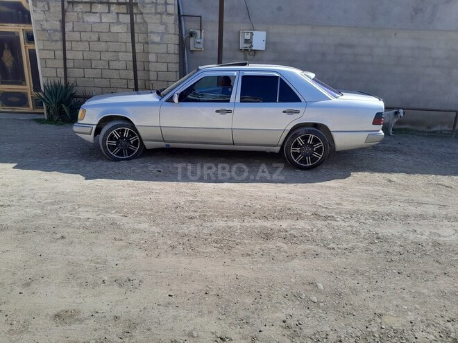 Mercedes E 250 1992, 365,286 km - 2.5 l - Salyan