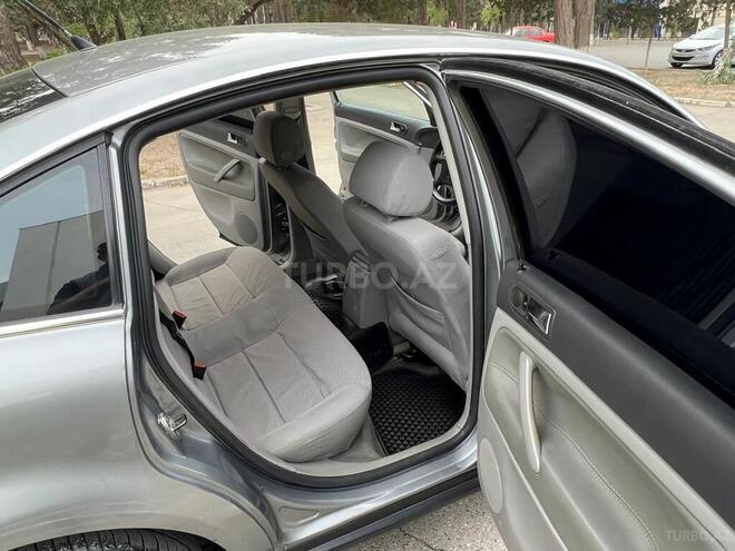 Volkswagen Passat 2004, 263,273 km - 1.8 л - Sumqayıt