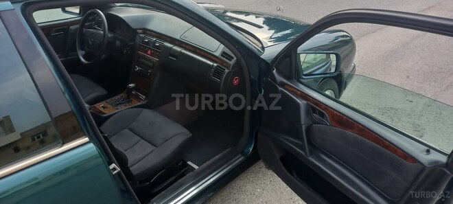 Mercedes E 240 1998, 365,223 km - 2.4 l - Sumqayıt