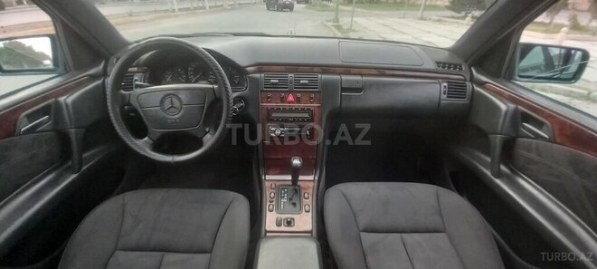 Mercedes E 240 1998, 365,223 km - 2.4 l - Sumqayıt