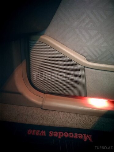 Mercedes C 200 1995, 319,332 km - 2.0 l - Salyan