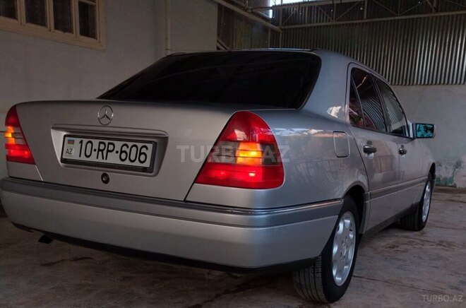 Mercedes C 200 1995, 319,332 km - 2.0 l - Salyan