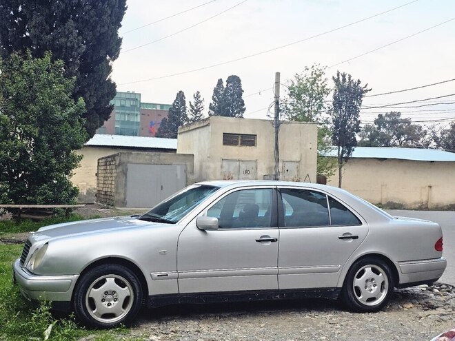 Mercedes E 240 1998, 250,000 km - 2.4 л - Gəncə