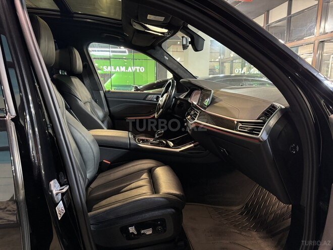 BMW X7-10