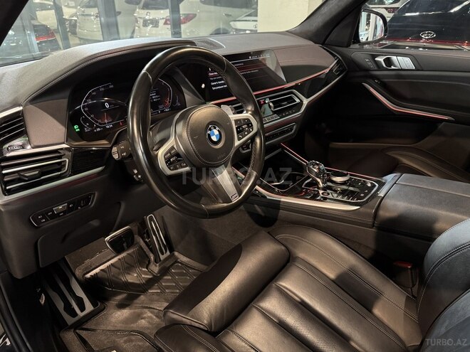 BMW X7-8