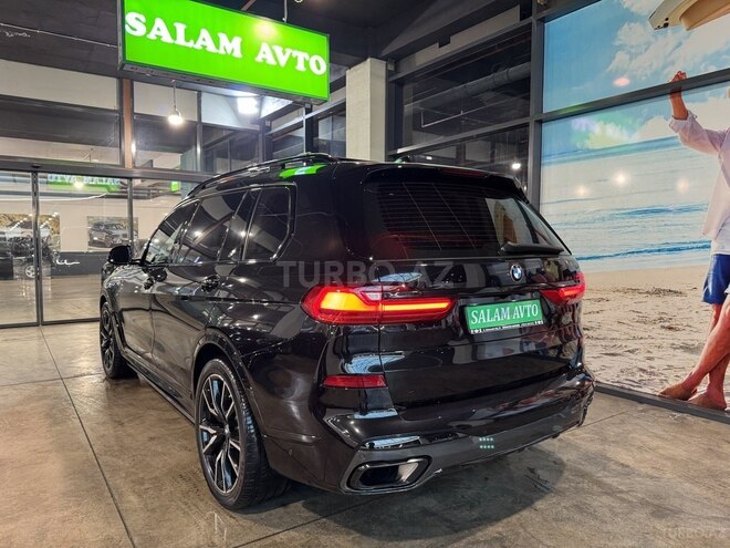 BMW X7-4