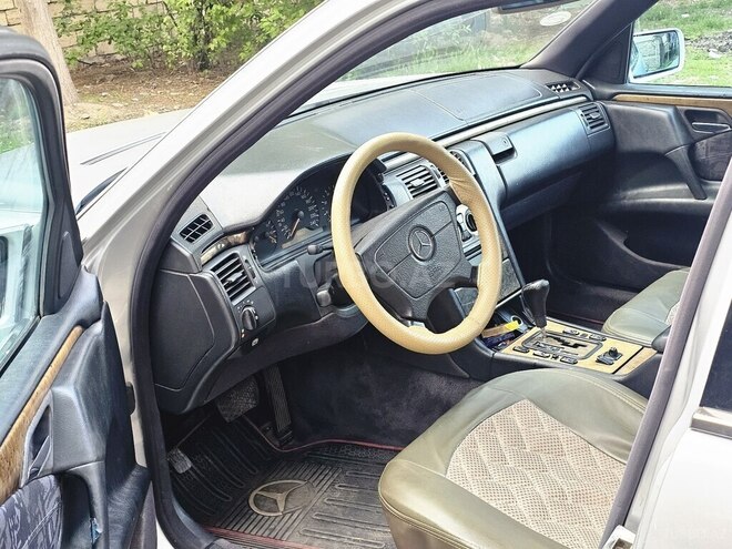 Mercedes E 240 1998, 250,000 km - 2.4 л - Gəncə
