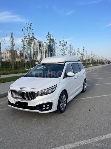 Kia Carnival-2