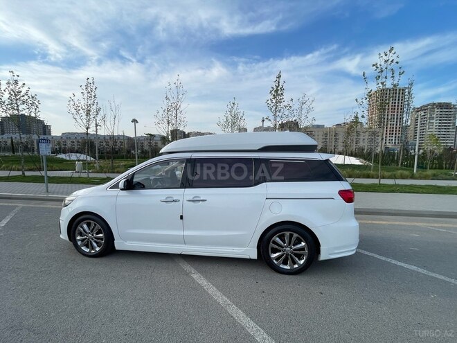 Kia Carnival-5