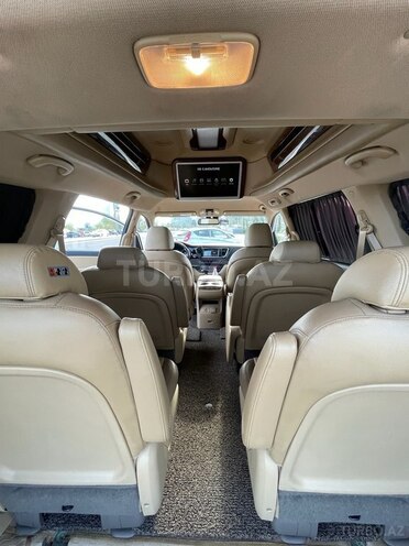 Kia Carnival-9