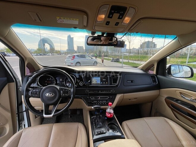 Kia Carnival-7