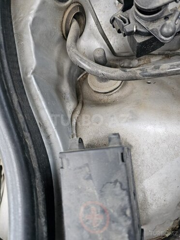 Mercedes E 240 1998, 250,000 km - 2.4 л - Gəncə