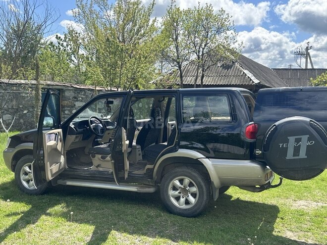 Nissan Terrano 2012, 320,000 km - 2.4 l - Oğuz