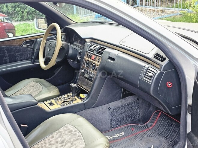 Mercedes E 240 1998, 250,000 km - 2.4 л - Gəncə