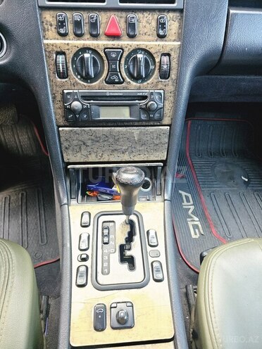 Mercedes E 240 1998, 250,000 km - 2.4 л - Gəncə