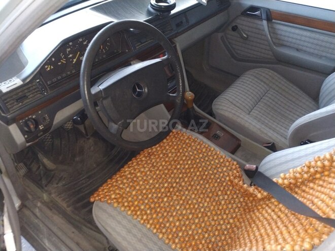 Mercedes E 200 d 1991, 295,000 km - 2.0 l - Bakı