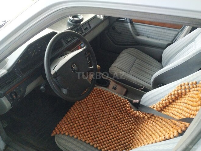 Mercedes E 200 d 1991, 295,000 km - 2.0 l - Bakı
