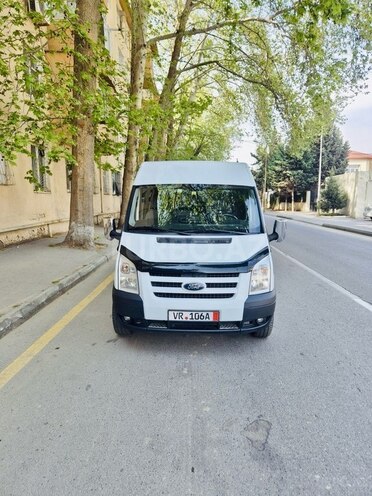 Ford Transit-3