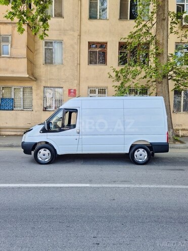 Ford Transit-7
