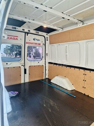 Ford Transit-15