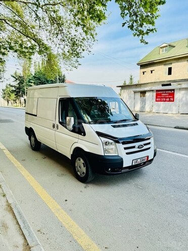 Ford Transit-4