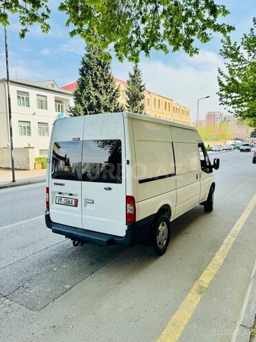 Ford Transit-6