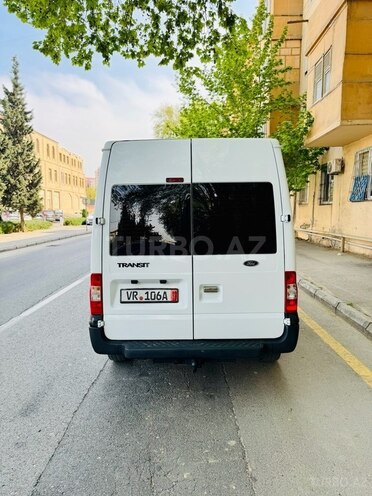 Ford Transit-5