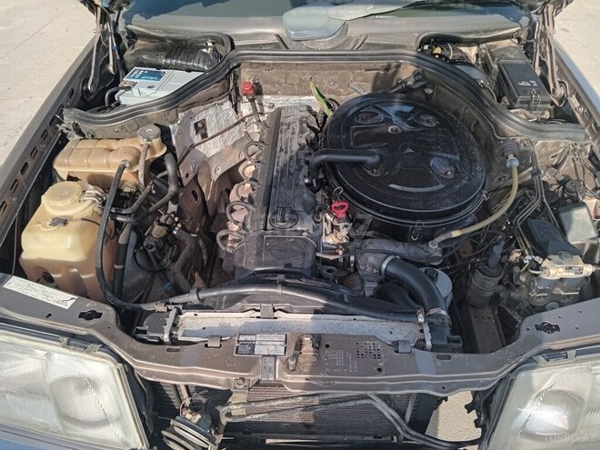 Mercedes E 260 1990, 375,000 km - 2.6 l - Sumqayıt
