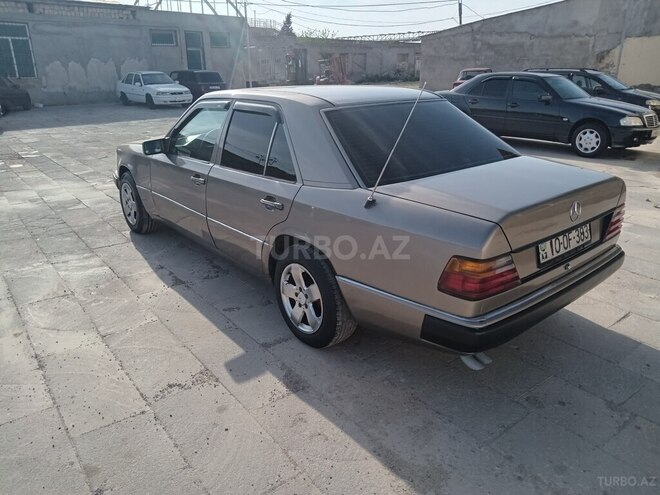 Mercedes E 260 1990, 375,000 km - 2.6 l - Sumqayıt