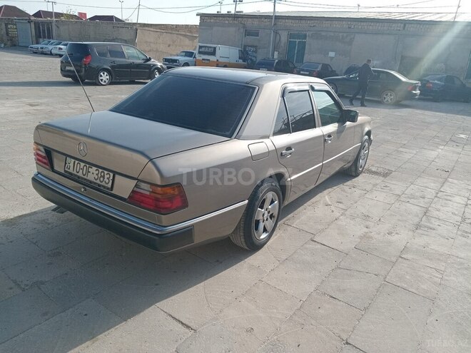 Mercedes E 260 1990, 375,000 km - 2.6 l - Sumqayıt