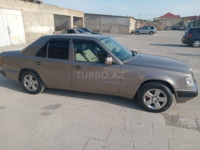 Mercedes E 260 1990, 375,000 km - 2.6 l - Sumqayıt