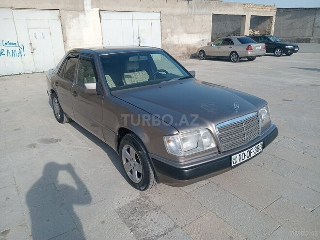 Mercedes E 260 1990, 375,000 km - 2.6 l - Sumqayıt