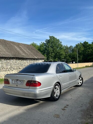 Mercedes E 240 1999, 236,527 km - 2.4 l - Balakən