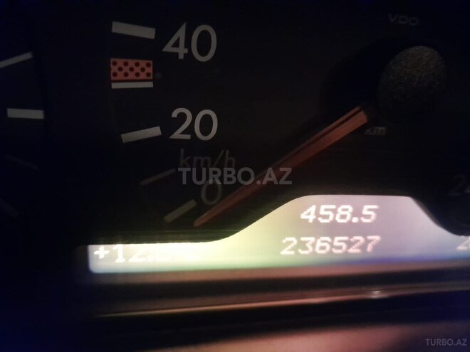 Mercedes E 240 1999, 236,527 km - 2.4 l - Balakən