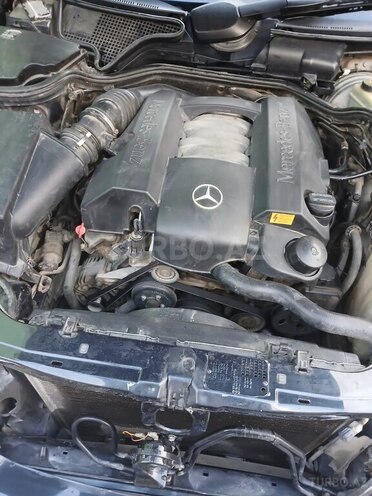 Mercedes E 280 1999, 258,500 km - 2.8 l - Bakı